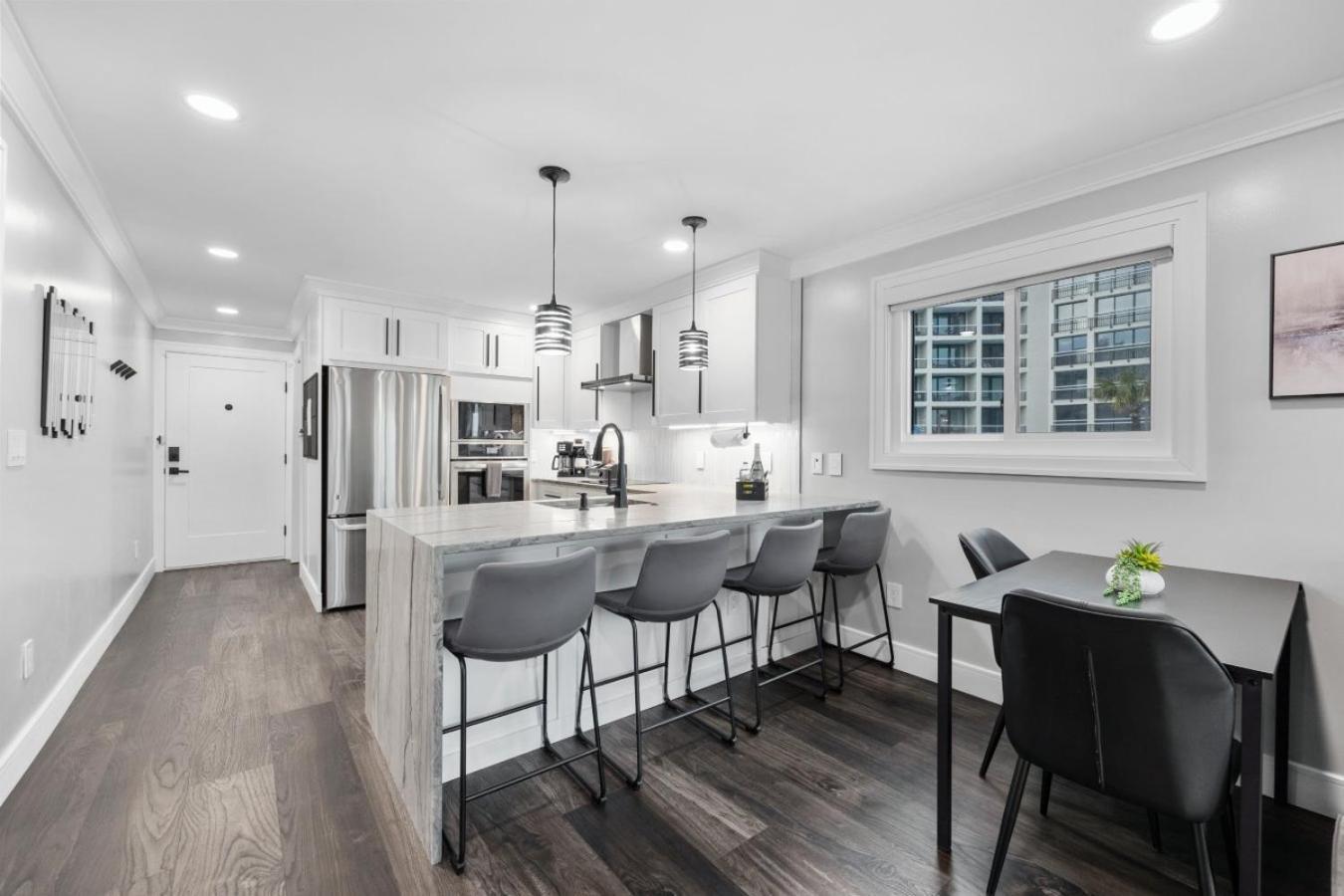 Modern Escape - Luxury Oceanfront With Pool - Guest Concierge And Amenities *