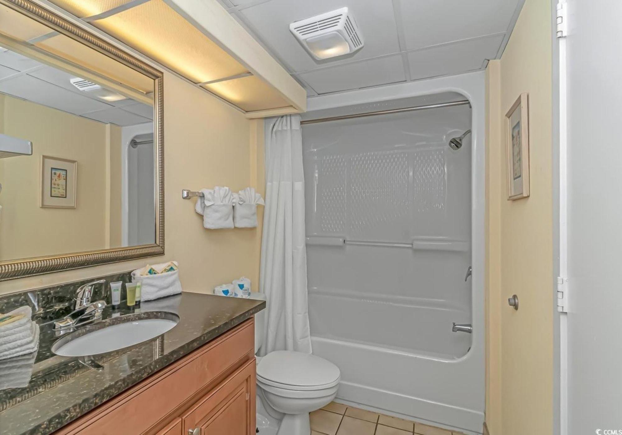 Apartment 2br At Atlantica