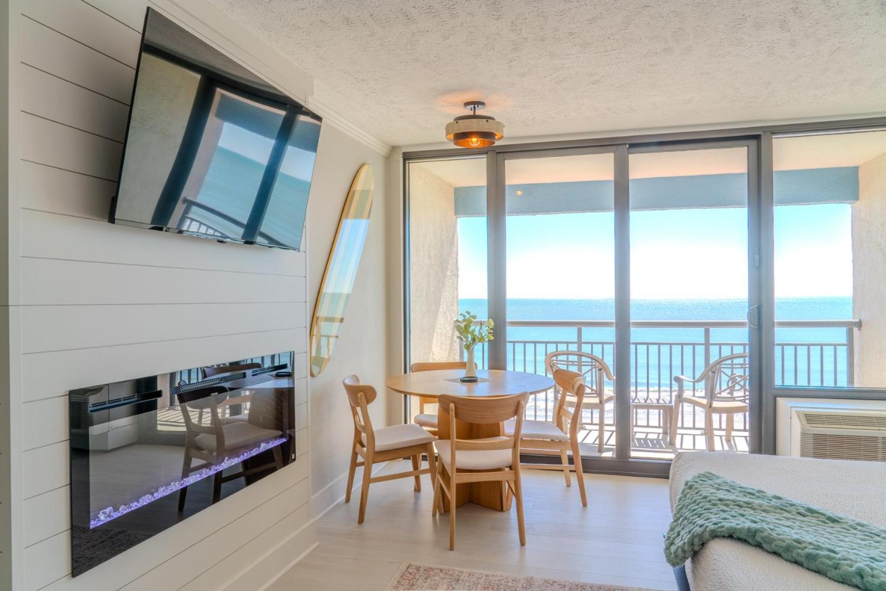 2 Bedroom Oceanfront With Separate Entrances! Ocean Reef 50&509 *
