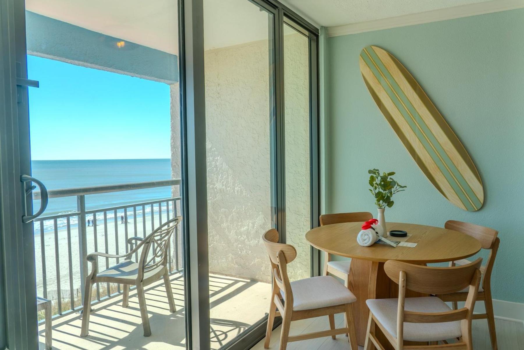 2 Bedroom Oceanfront With Separate Entrances! Ocean Reef 50&509 *
