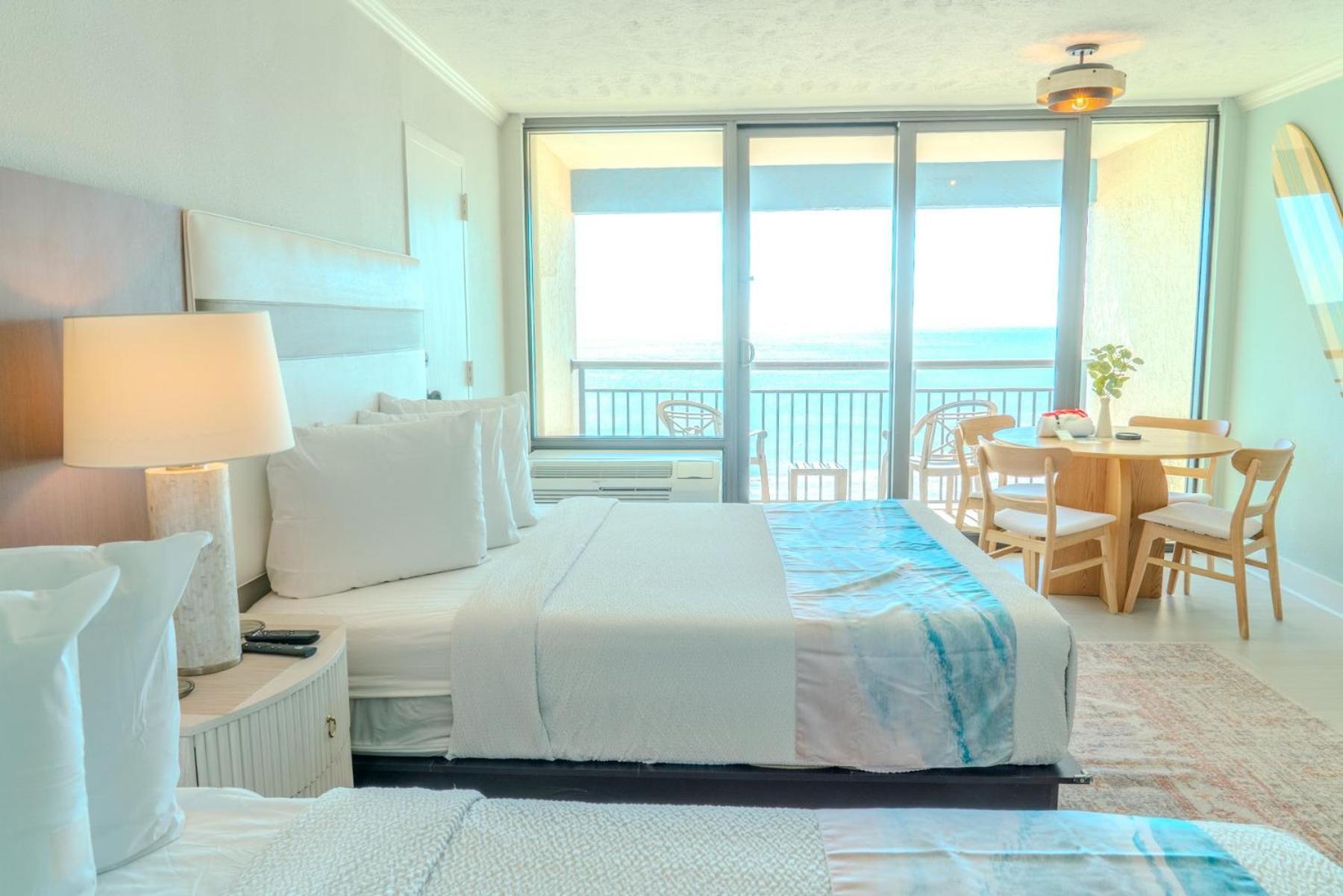 2 Bedroom Oceanfront With Separate Entrances! Ocean Reef 50&509 Holiday home