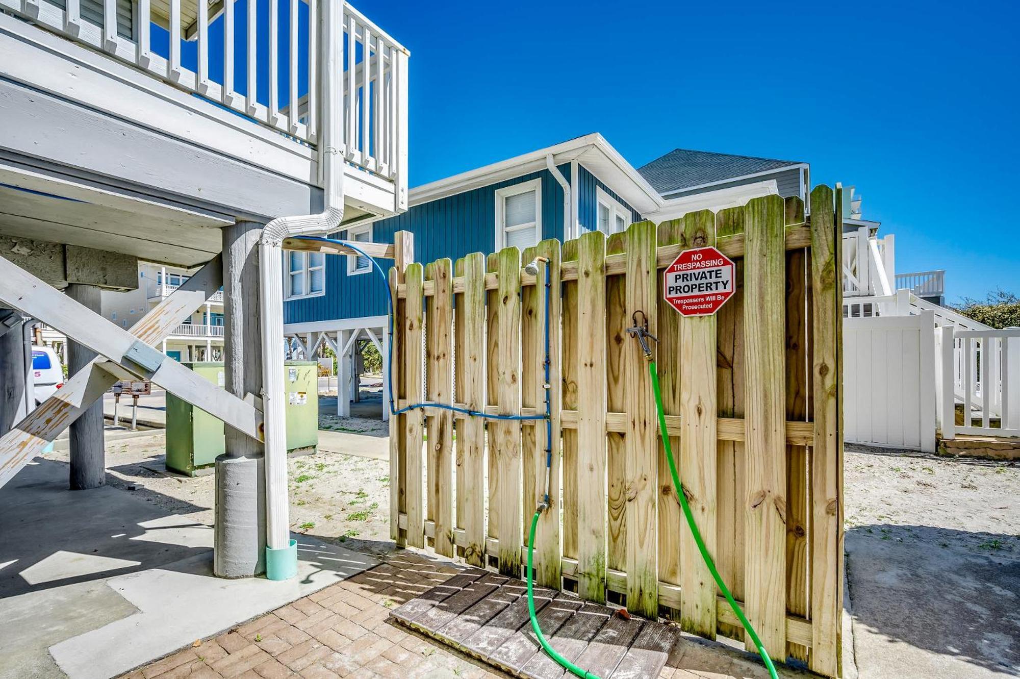 Holiday home Fishtales Modern Oceanfront End Unit W Pool Myrtle Beach