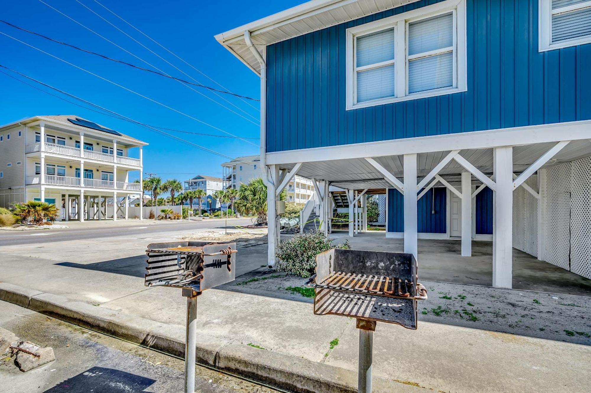 Fishtales Modern Oceanfront End Unit W Pool Holiday home
