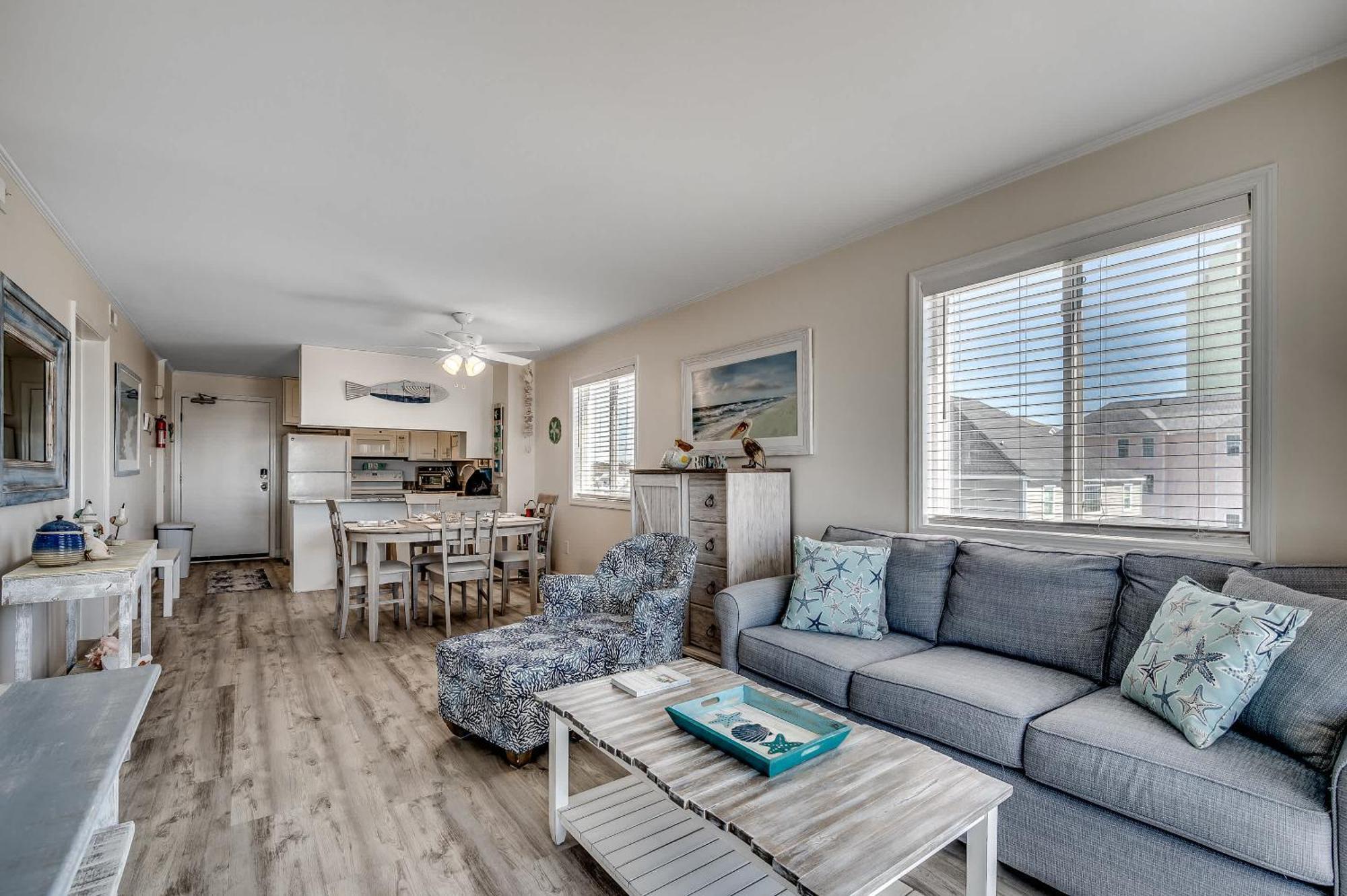 Fishtales Modern Oceanfront End Unit W Pool Holiday home *