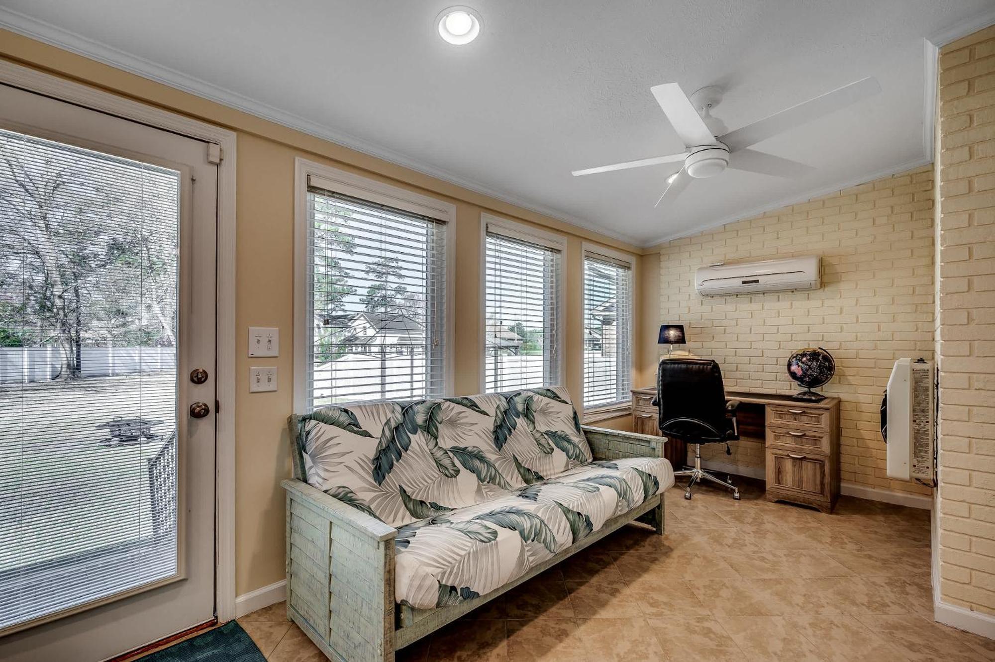Tipsy Turtle Pet Friendly Family House *