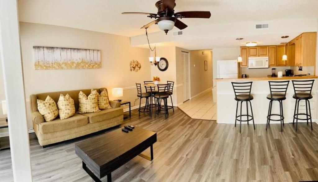#c Beautiful At The Surfside Area #c Apartment