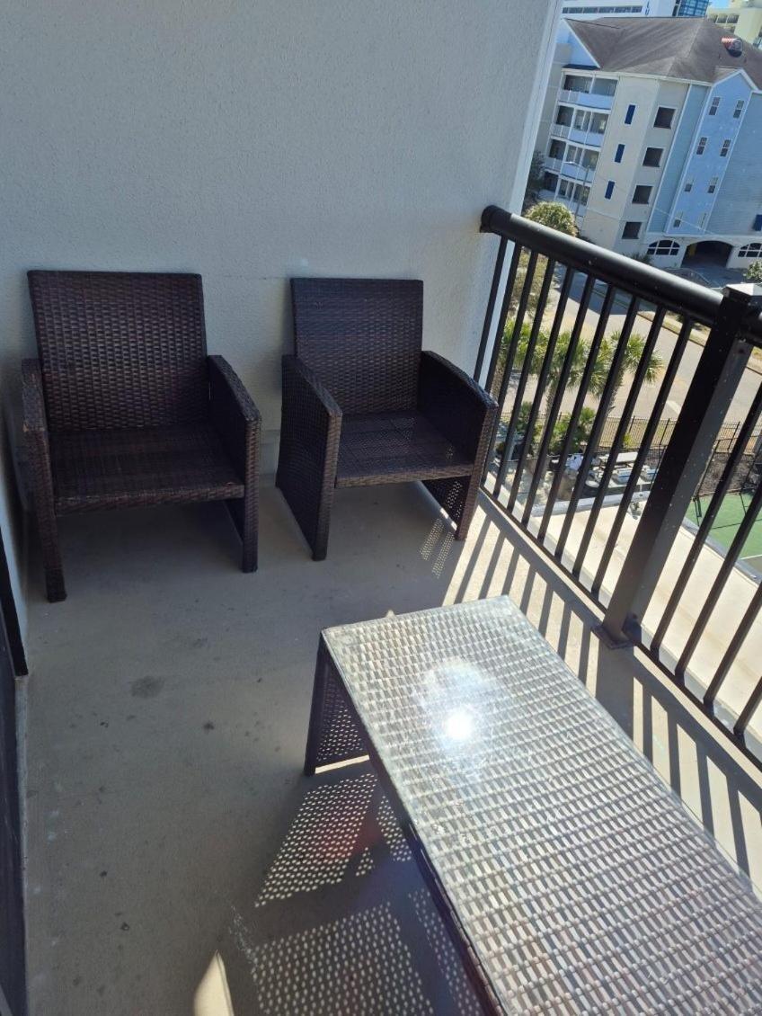 Apartment Coastal Retreat - 2br - 4-min Walk To *