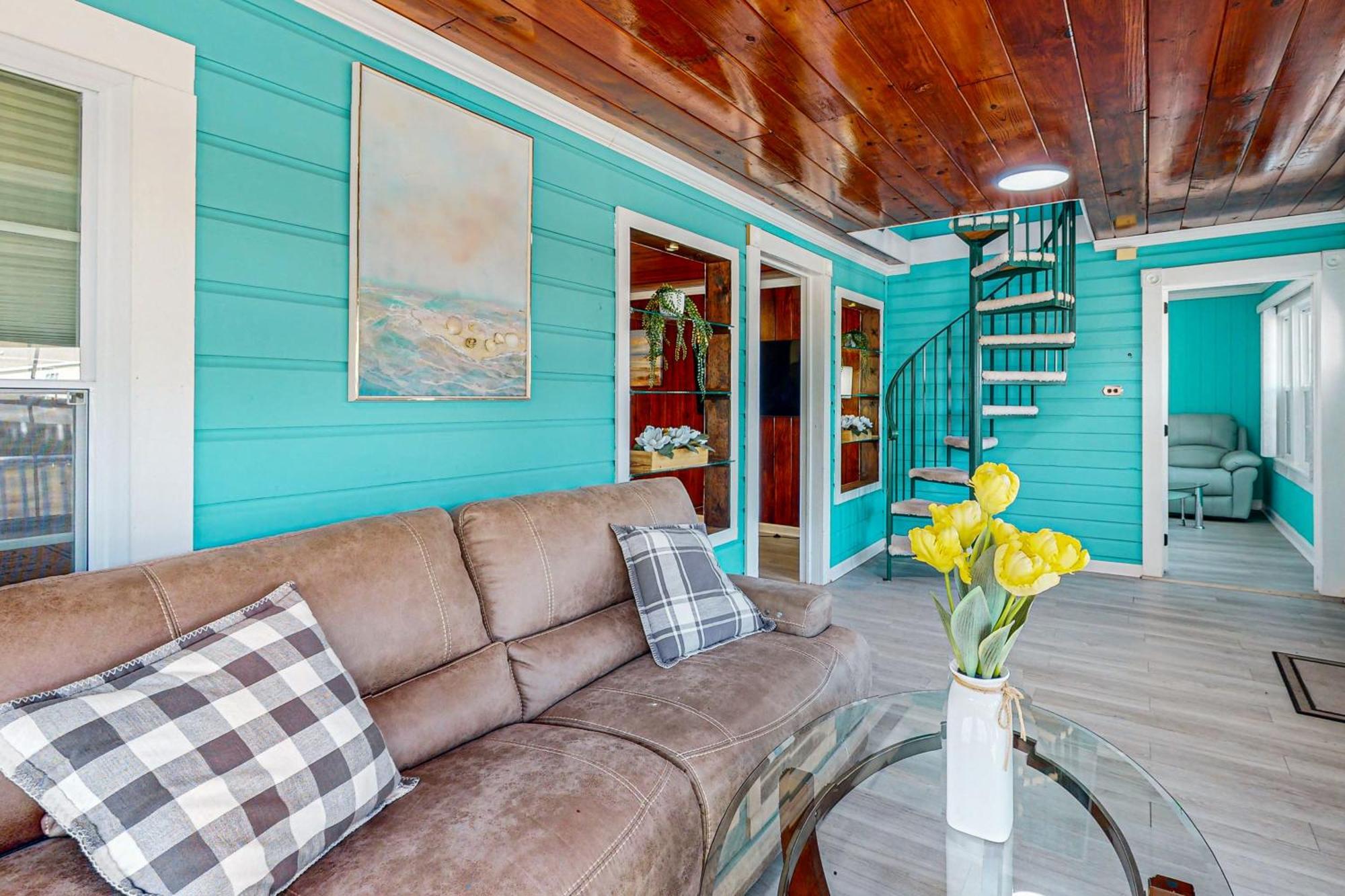 Flamingo House, Unit B Holiday home