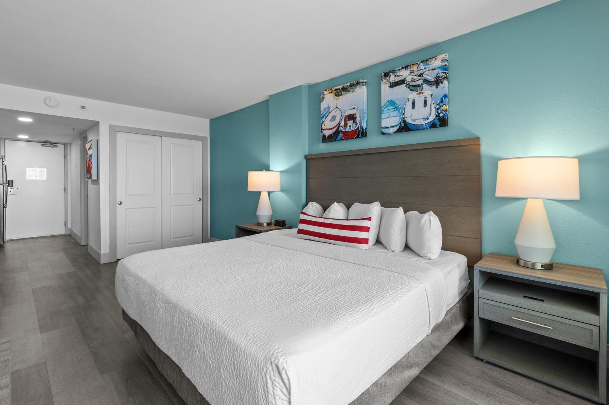 Compass Cove Resort 3*