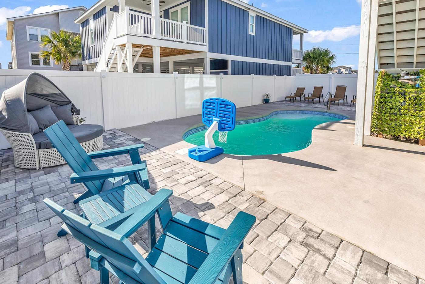 2minstobeach - Heatedpvtpool - Gear - Games Galore Apartment *
