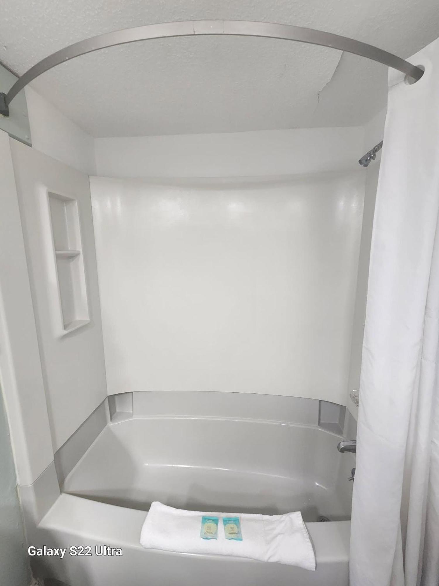 Apartment Oceanfront Efficiency T203 *