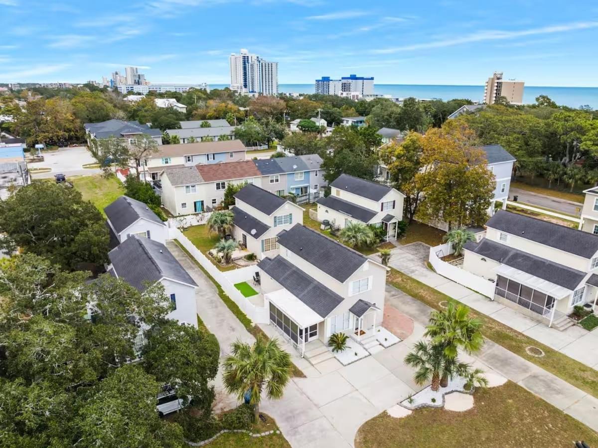 Vibes - 3 Bedrooms In Prime Location Near With Private Yard! *