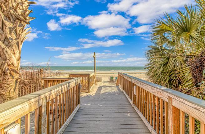 Updated 1 Bedroom Condo-spectacular Oceanfront Views! Caravelle 838 Holiday home *