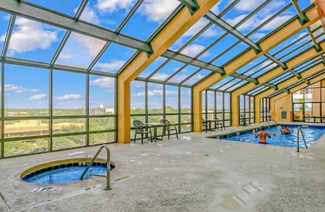 Updated 1 Bedroom Condo-spectacular Oceanfront Views! Caravelle 838 *