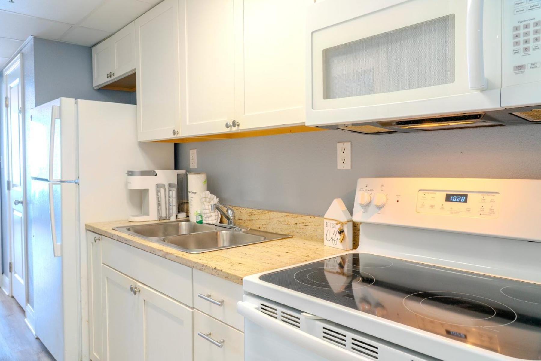 Holiday home Updated 1 Bedroom Condo-spectacular Oceanfront Views! Caravelle 838