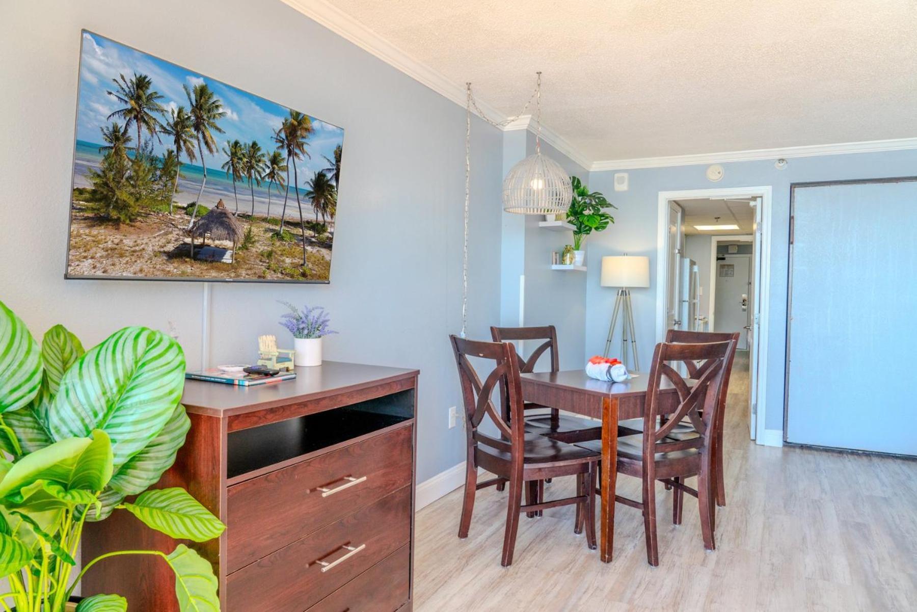 Updated 1 Bedroom Condo-spectacular Oceanfront Views! Caravelle 838 Holiday home Myrtle Beach