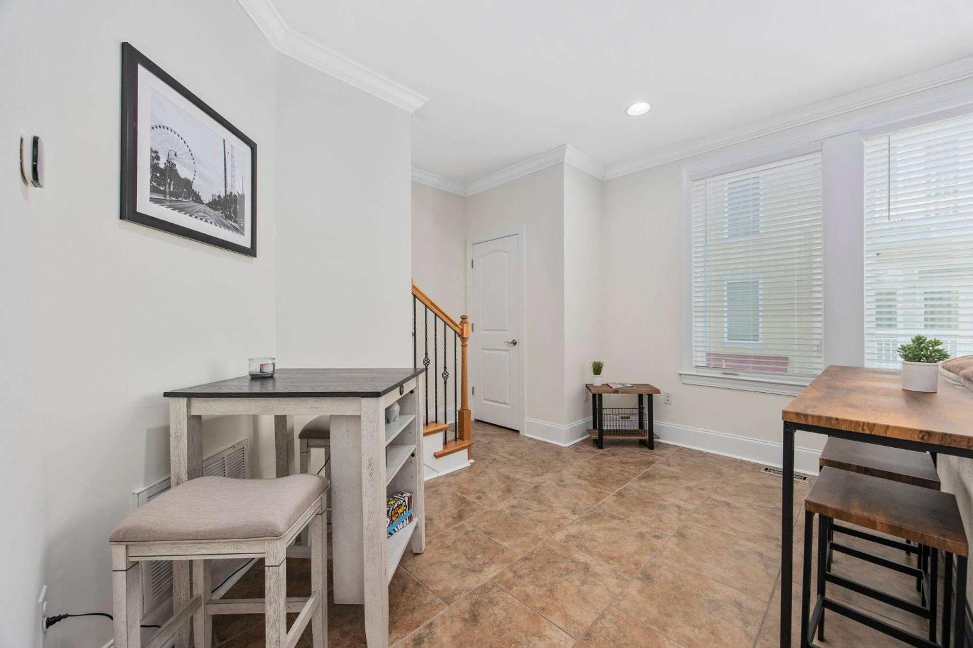 Holiday home 3br 3ba Townhouse One Block From The *
