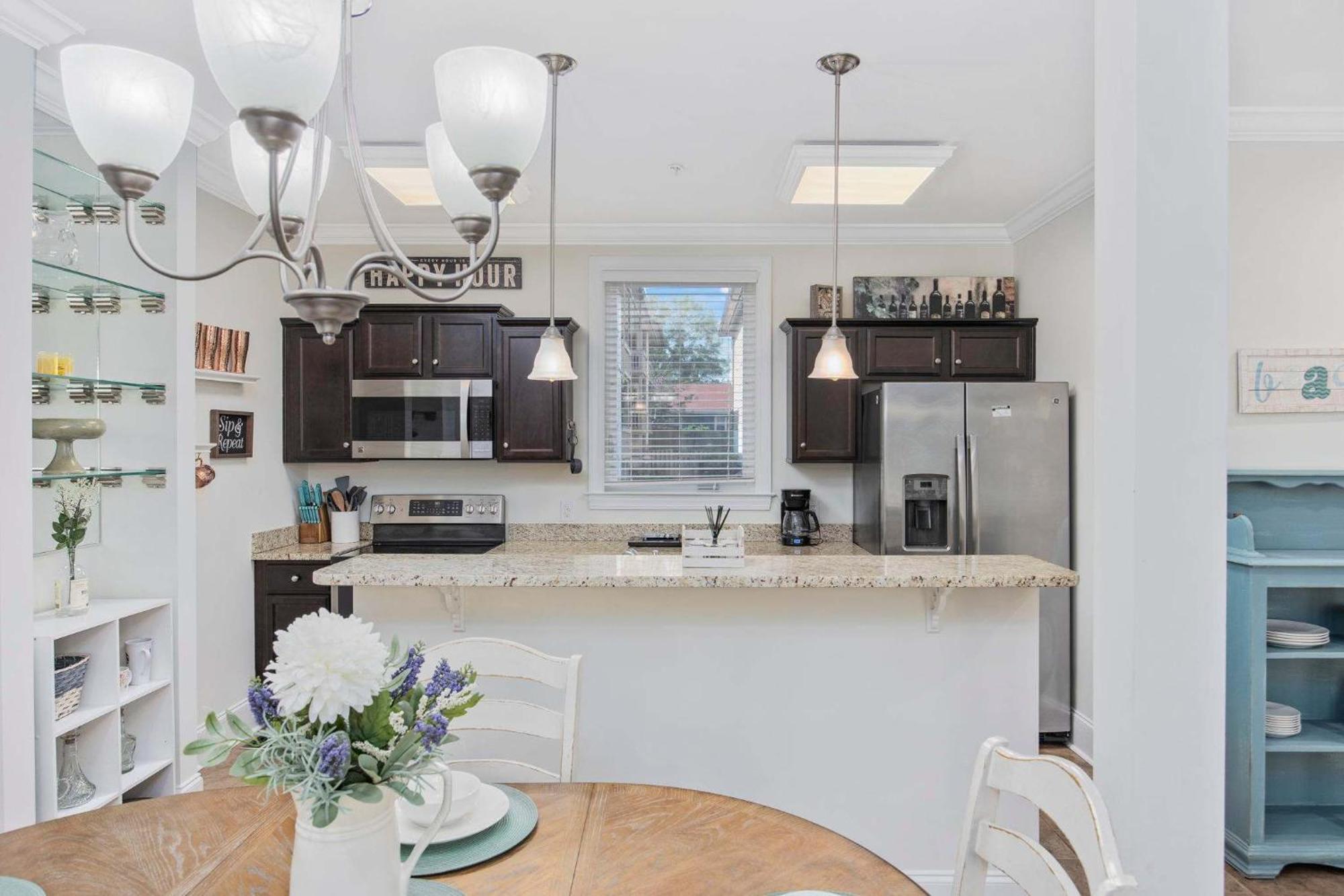 3br 3ba Townhouse One Block From The Holiday home *