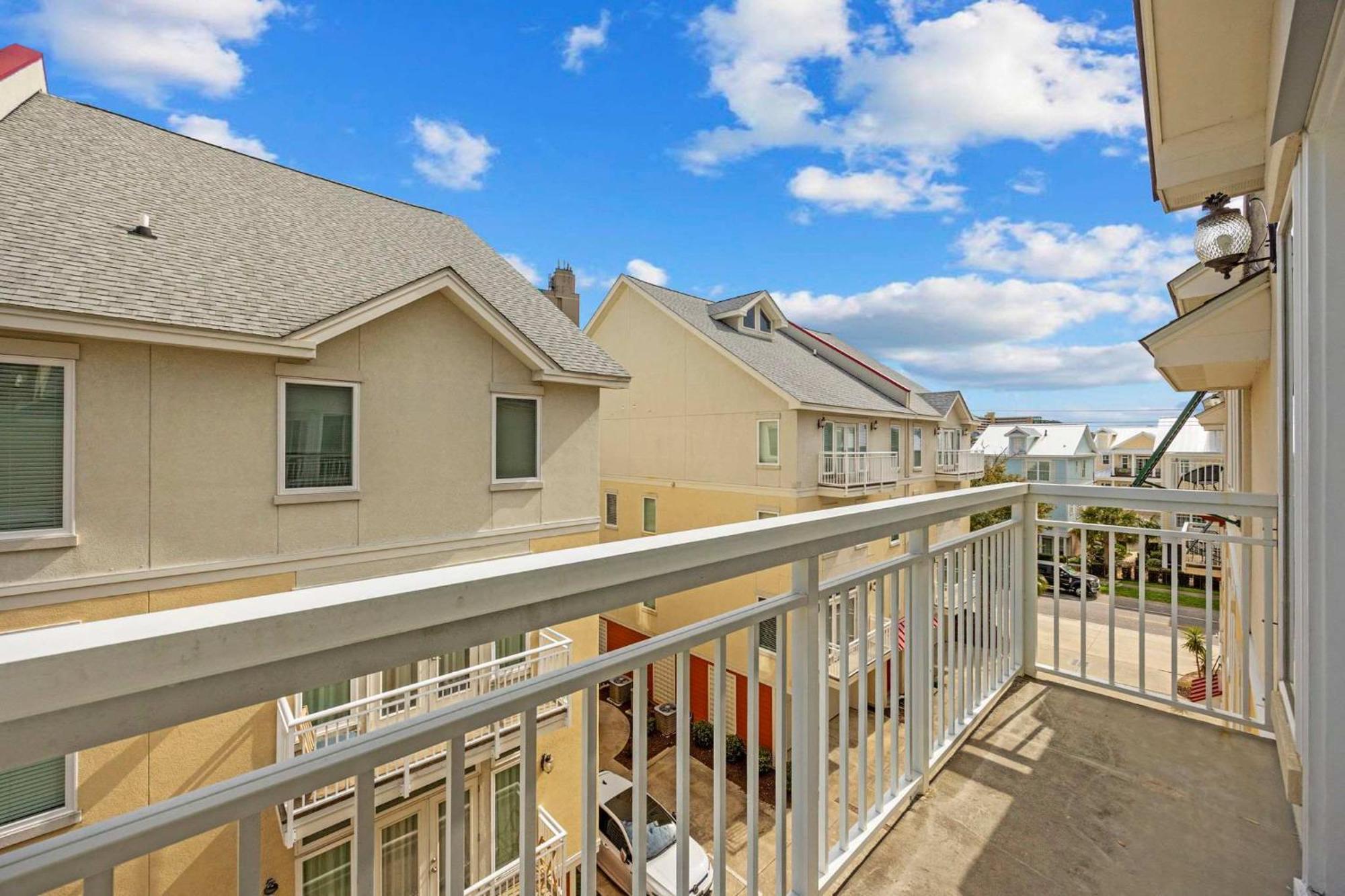 3br 3ba Townhouse One Block From The Holiday home Myrtle Beach