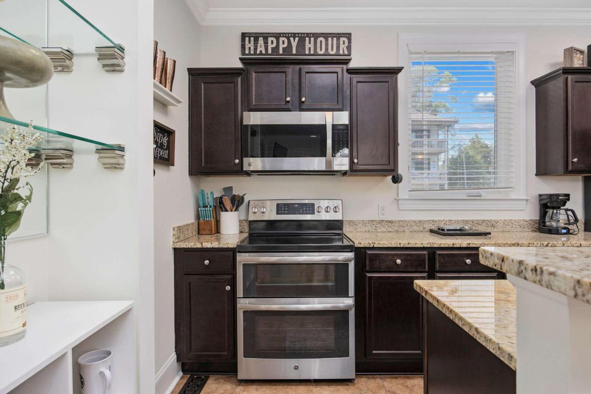 3br 3ba Townhouse One Block From The Holiday home *
