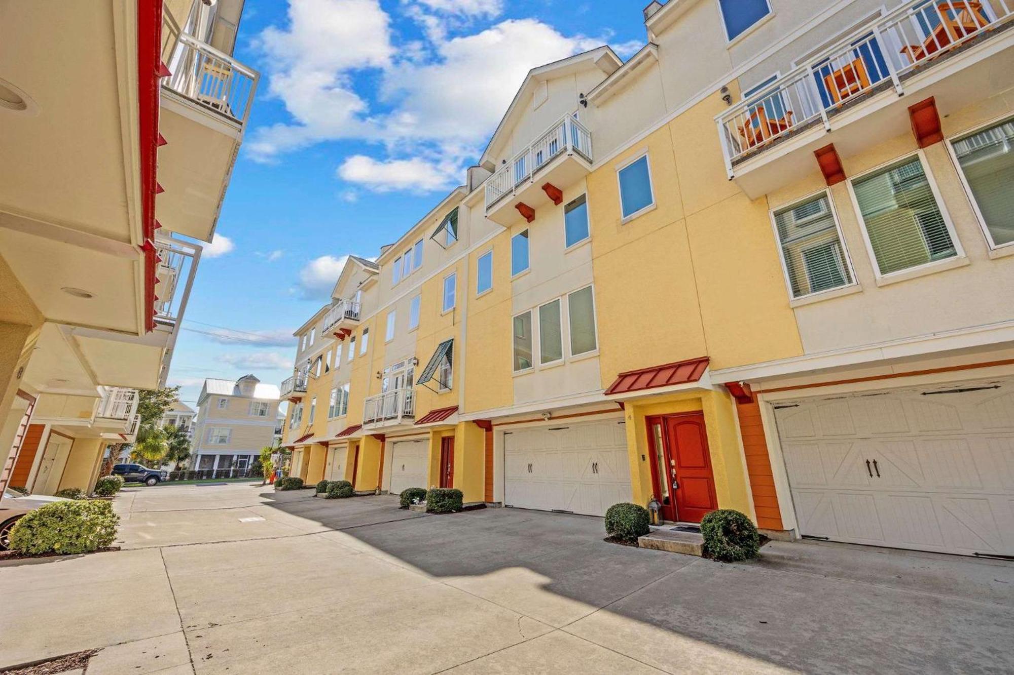 Holiday home 3br 3ba Townhouse One Block From The Myrtle Beach