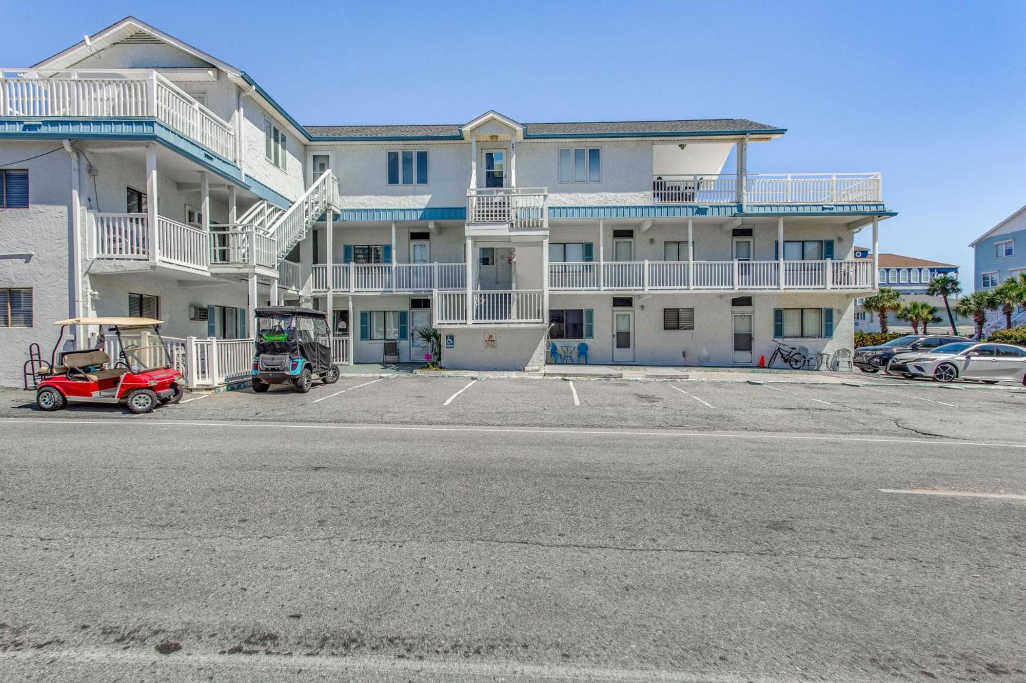 Apartment Steps To Remodeled North Myrtle Condo!