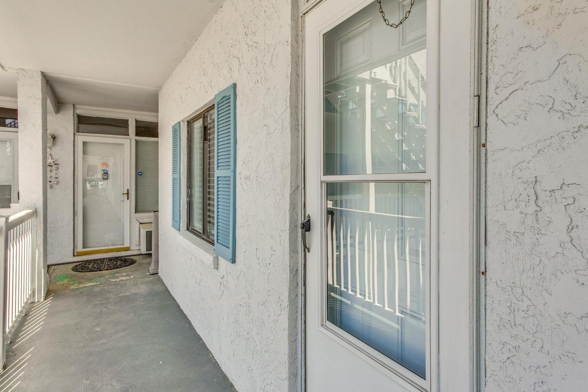 Steps To Remodeled North Myrtle Condo! *