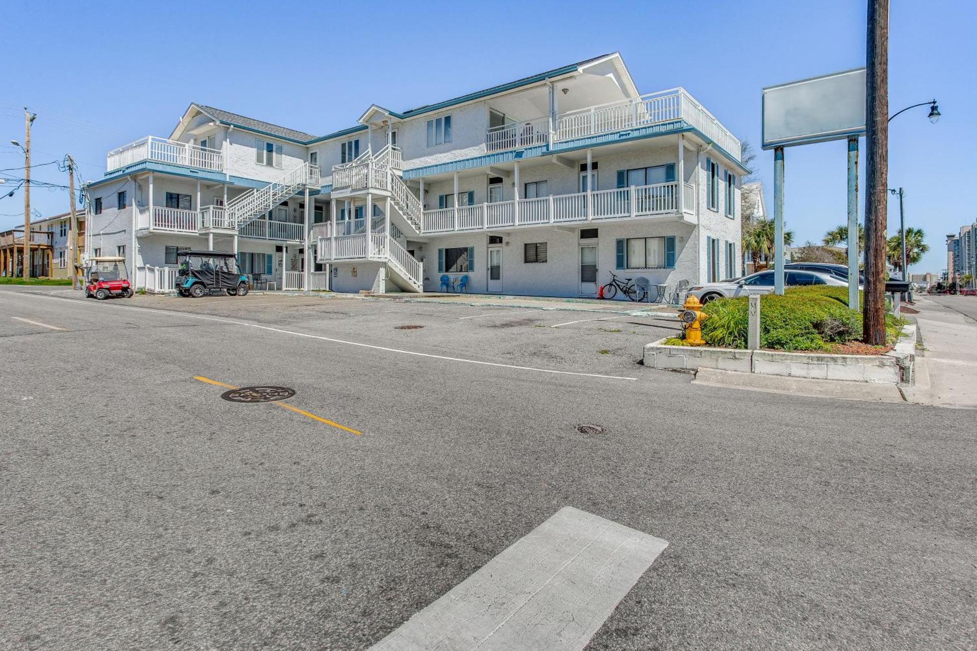 Apartment Steps To Remodeled North Myrtle Condo!