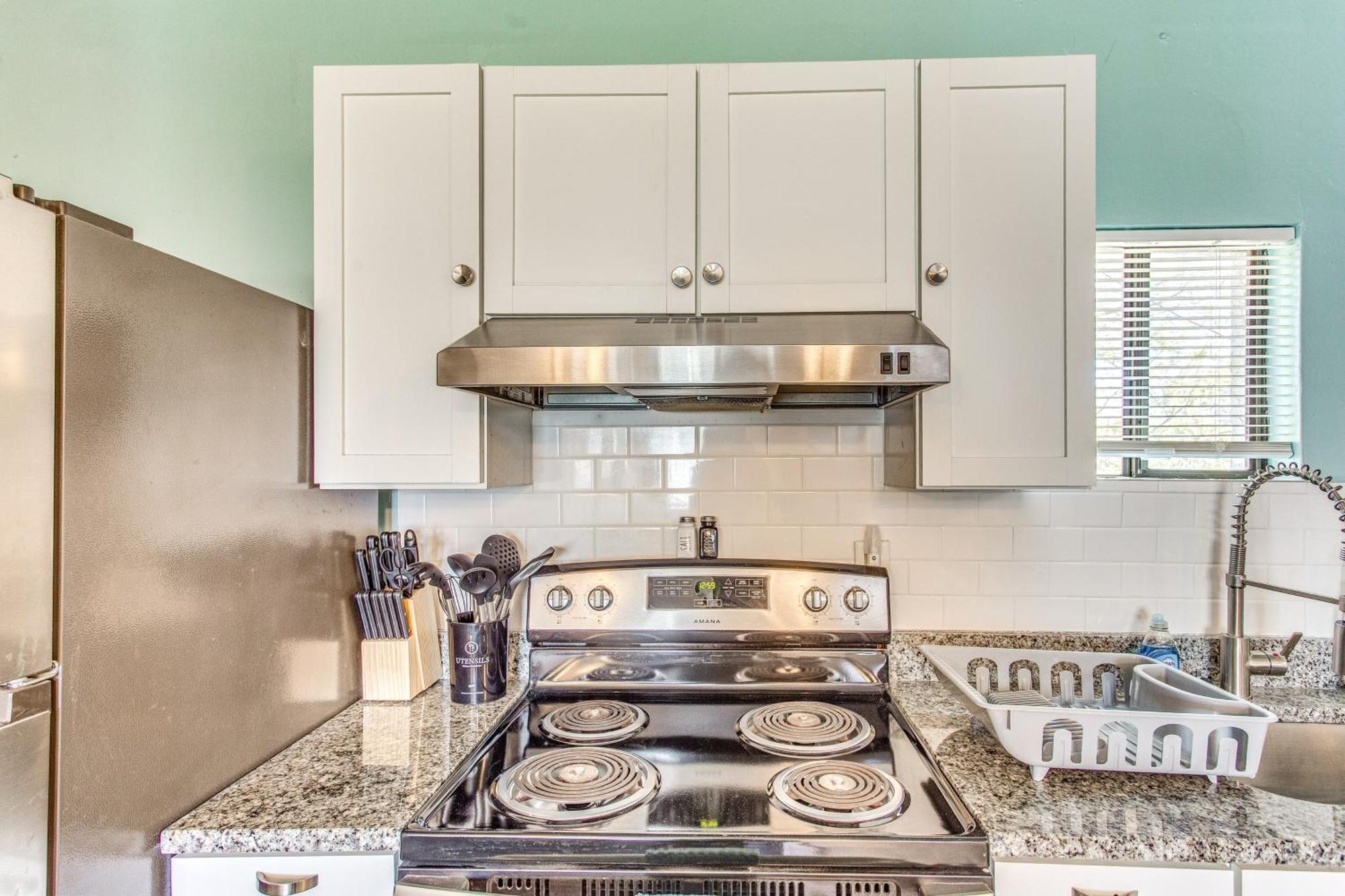 Steps To Remodeled North Myrtle Condo! *