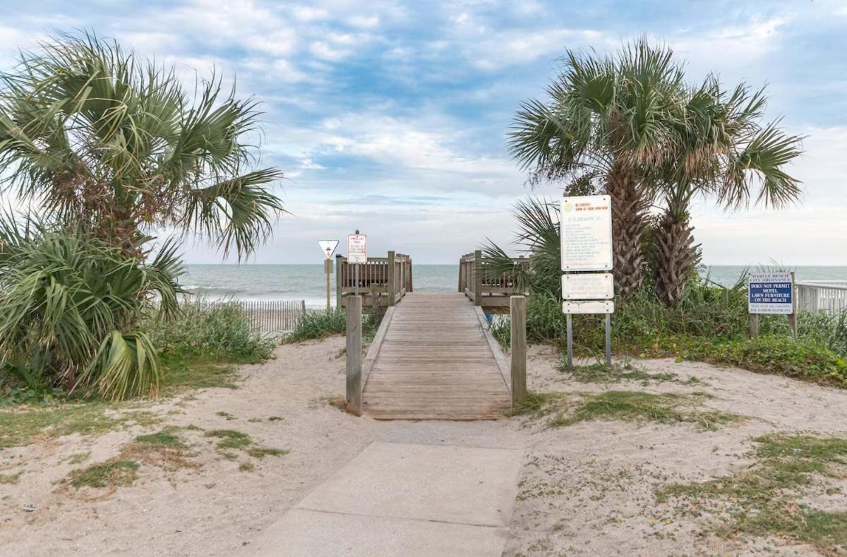 Holiday home Vibes - 3 Bedrooms In Prime Location Near With Private Yard! *