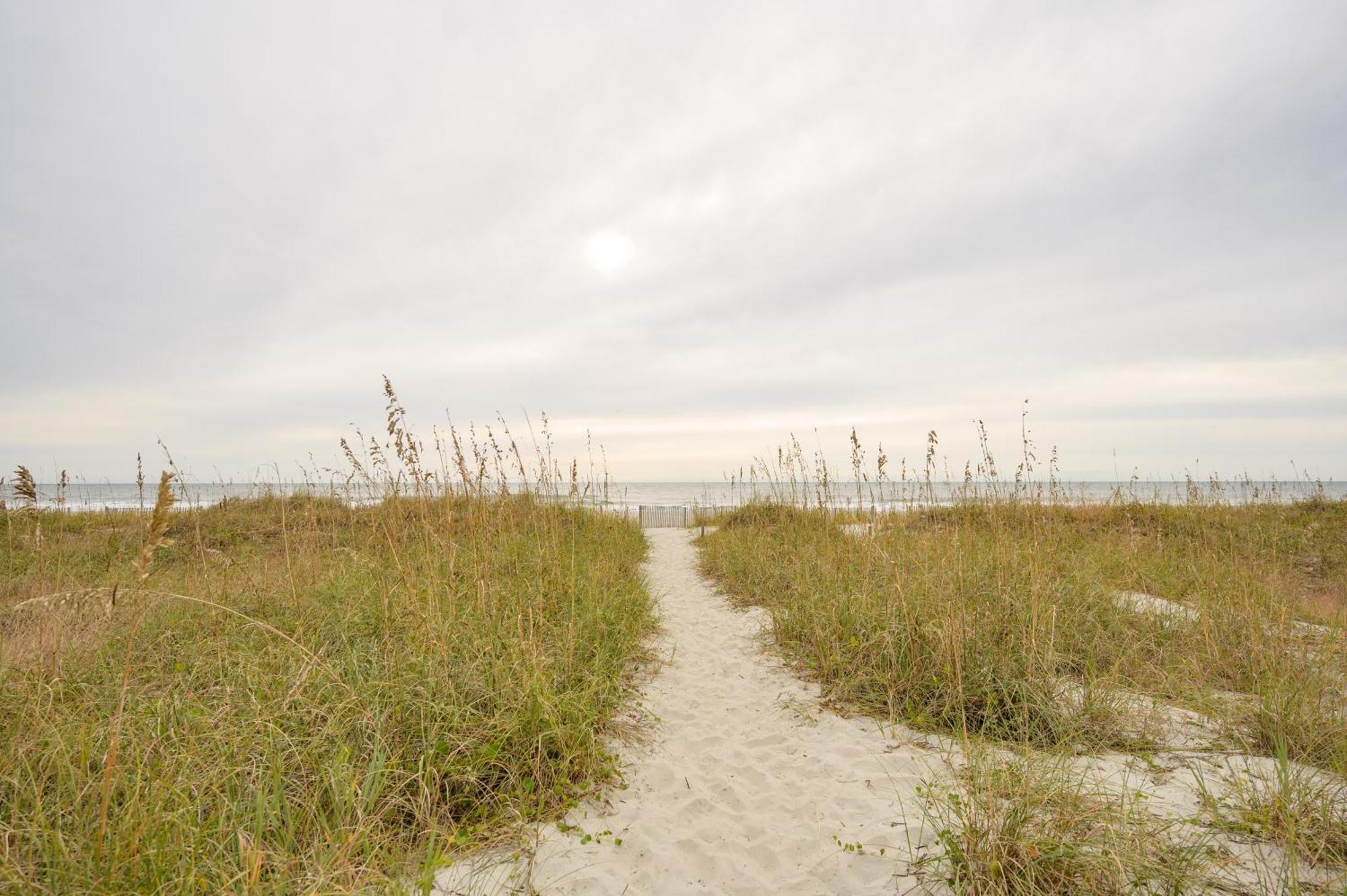 Oceanfront With Waterpark Included In Price *