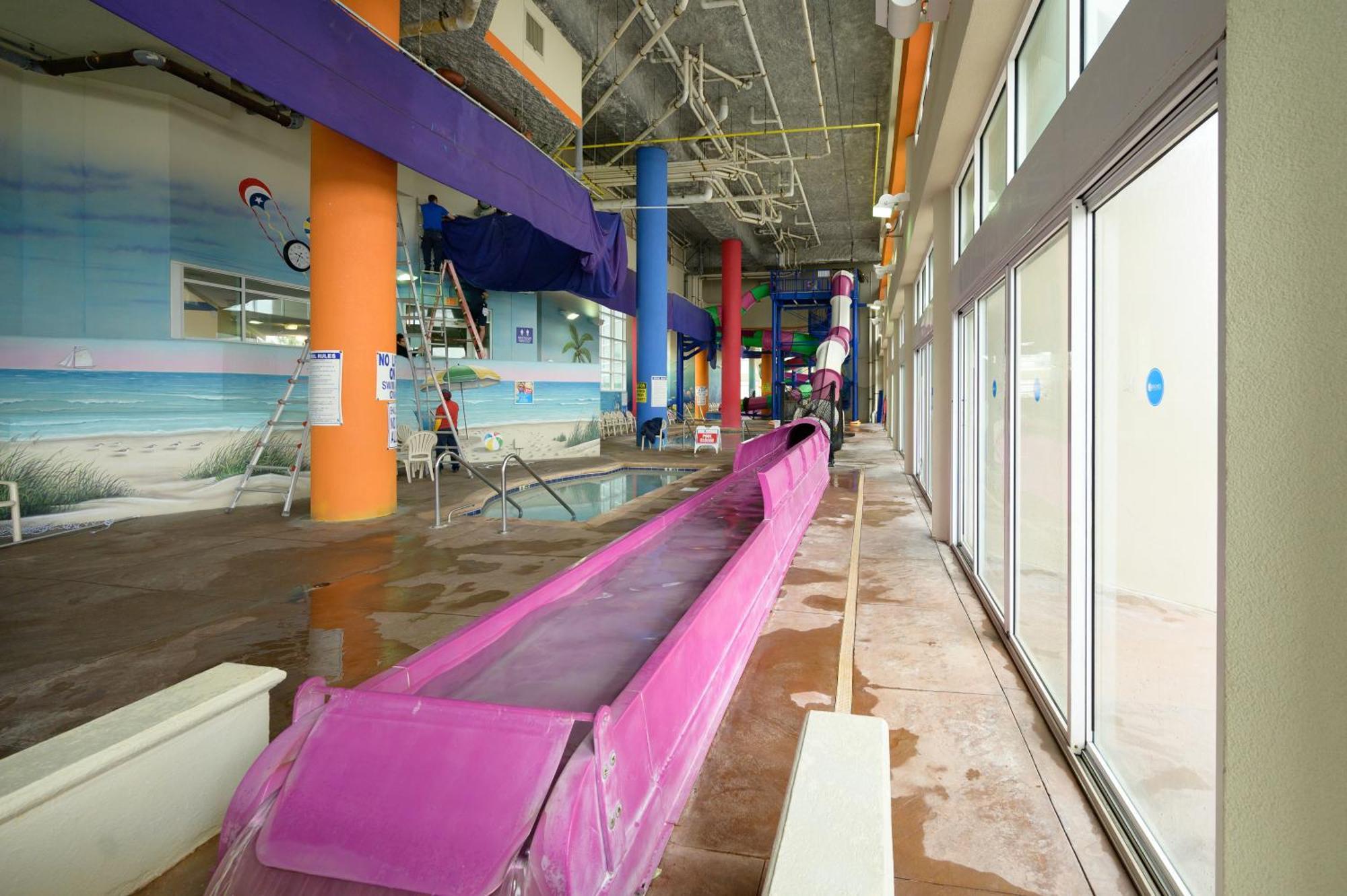 Oceanfront With Waterpark Included In Price