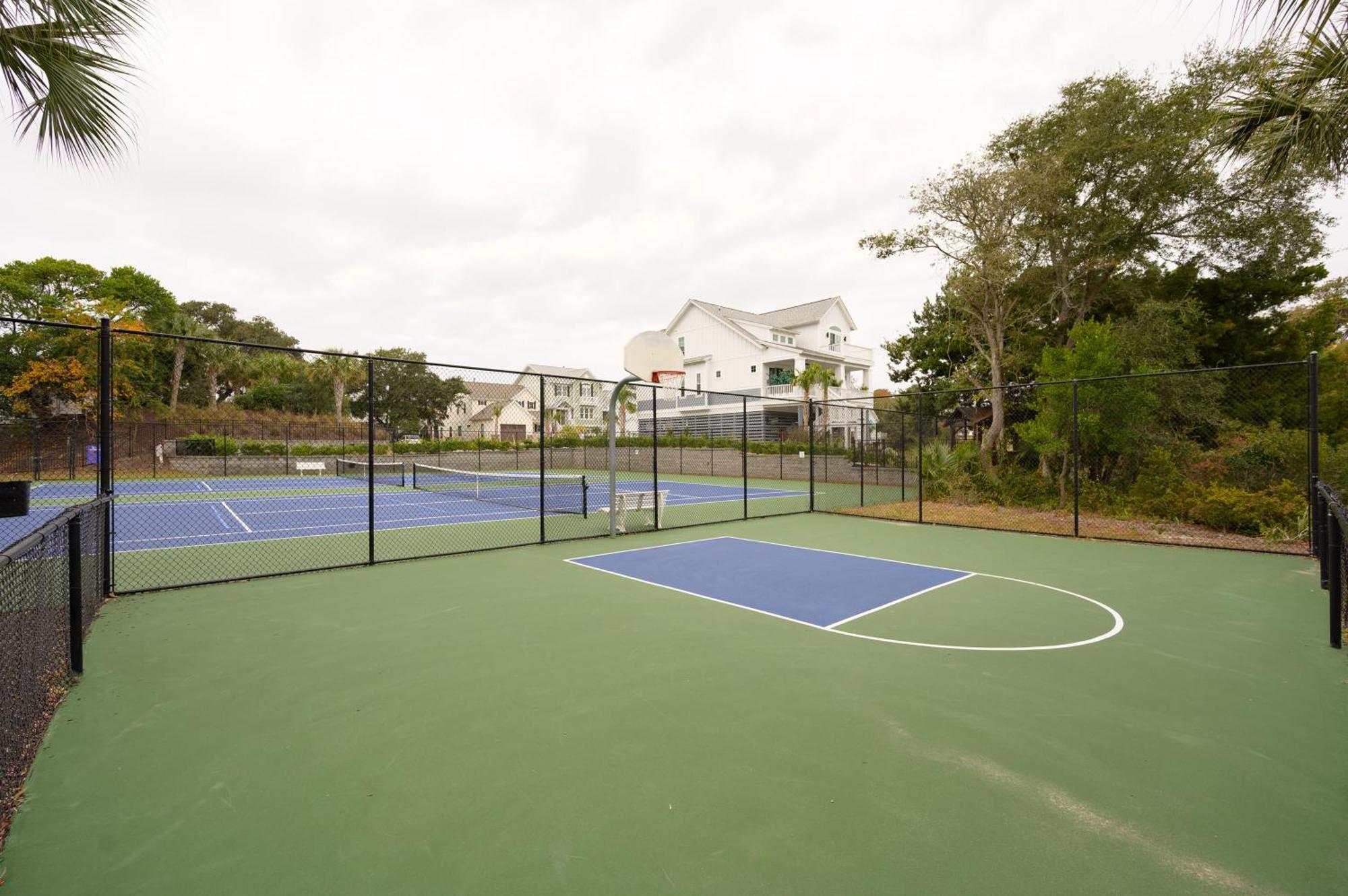 Oceanfront With Waterpark Included In Price *