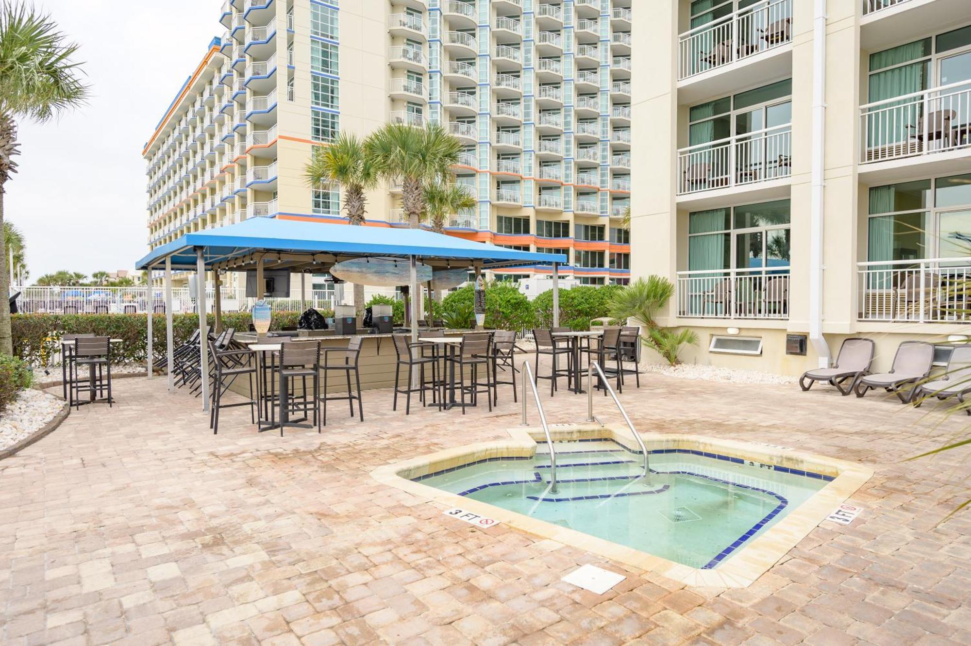 Oceanfront With Waterpark Included In Price