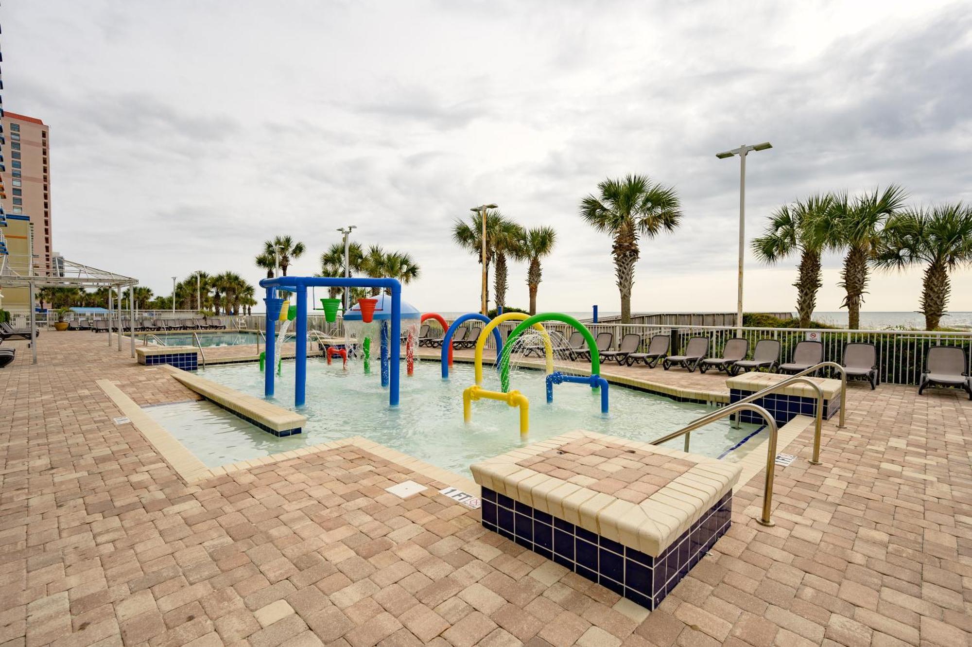 Oceanfront With Waterpark Included In Price Aparthotel