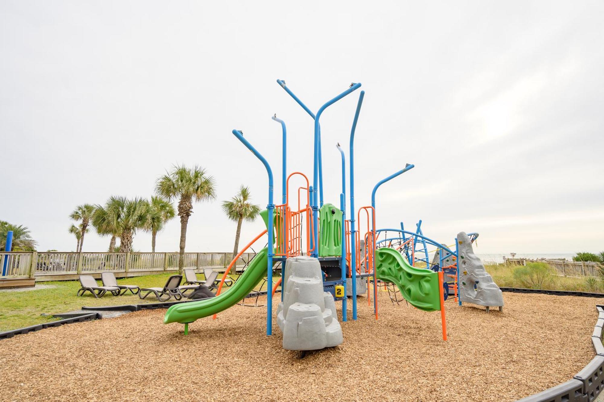 Oceanfront With Waterpark Included In Price *