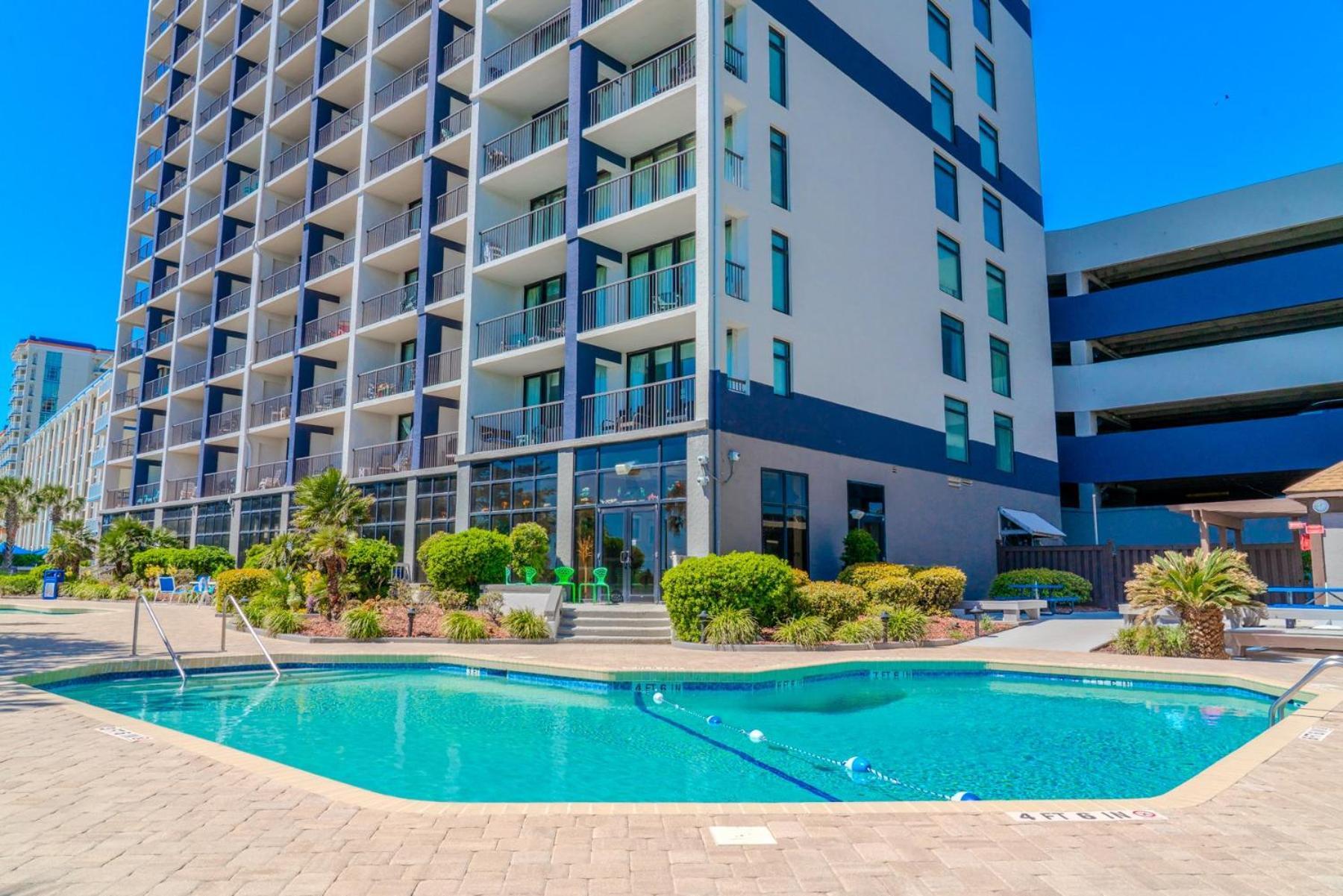 Holiday home Colony Unit 208, Beautiful Oceanfront Condo, 1 Bedroom, 1 Bath Perfect For 6