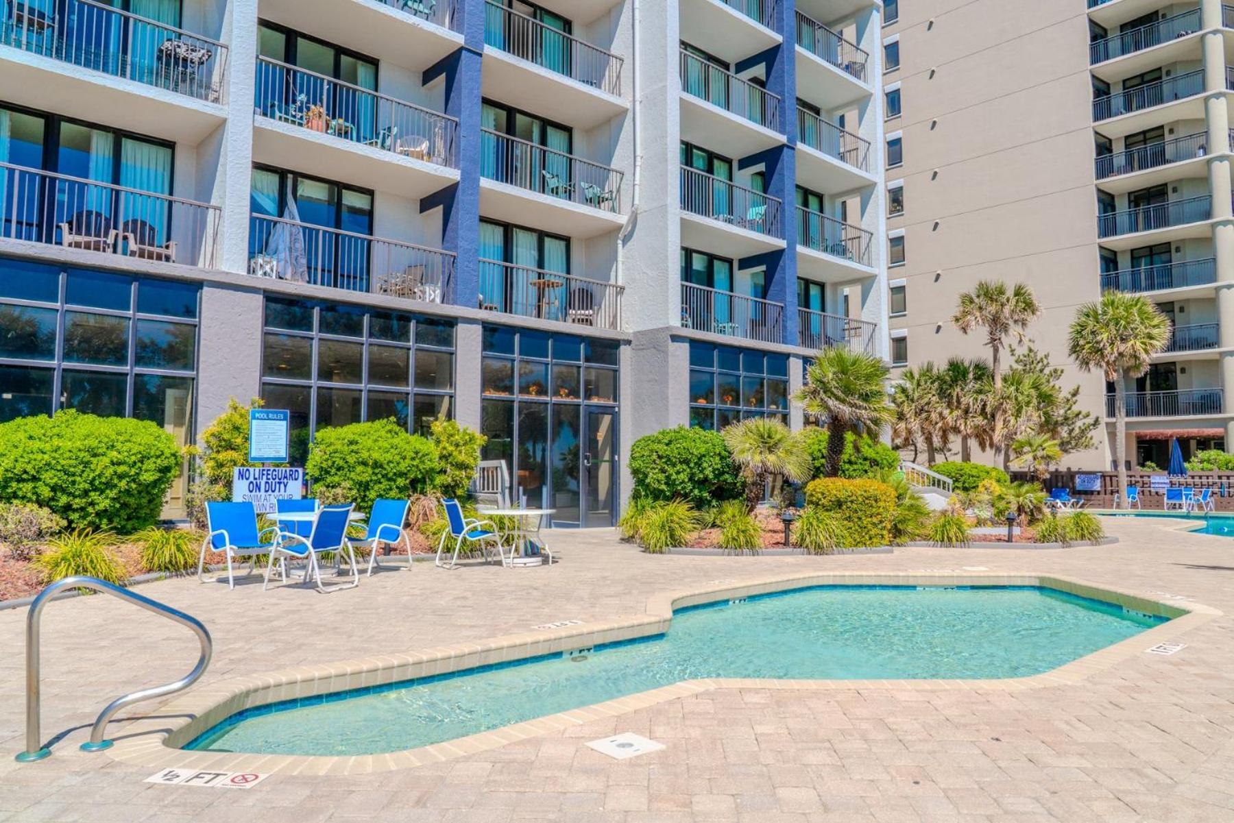 Colony Unit 208, Beautiful Oceanfront Condo, 1 Bedroom, 1 Bath Perfect For 6 Holiday home
