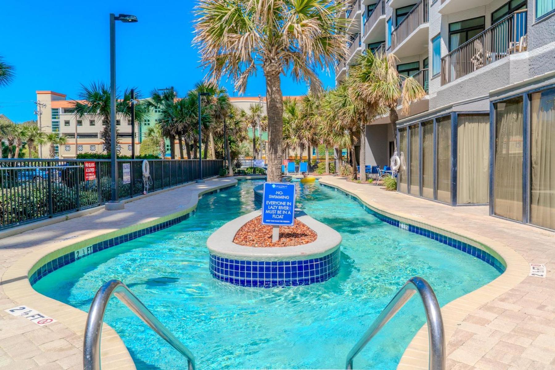 Colony Unit 208, Beautiful Oceanfront Condo, 1 Bedroom, 1 Bath Perfect For 6 Holiday home *