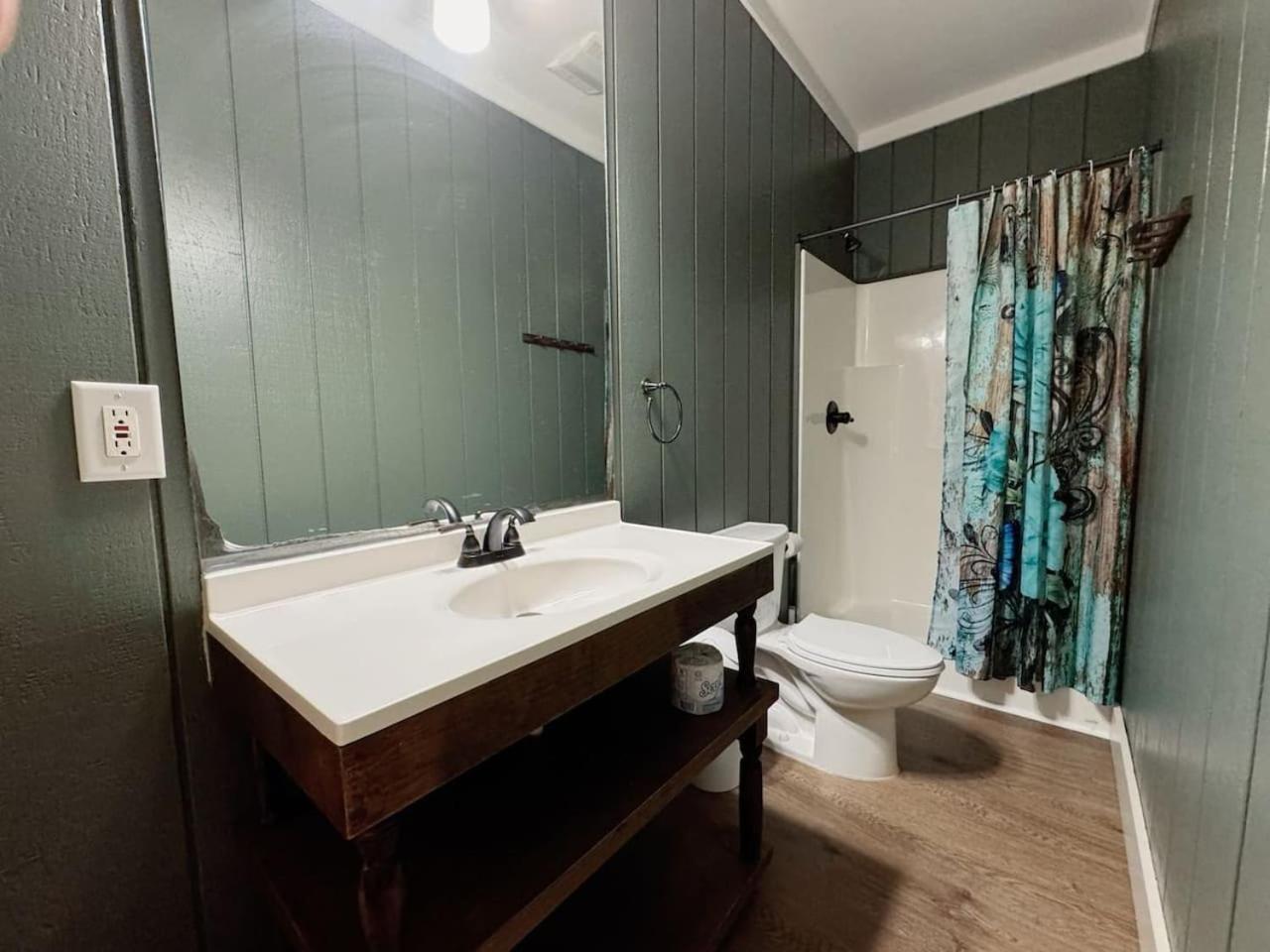 514) North Myrtle Retreat- Sleeps 16 Holiday home