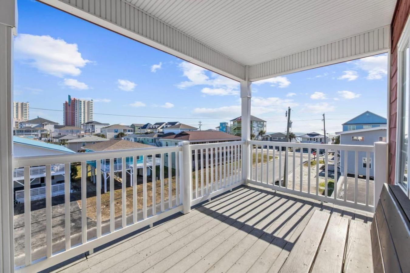514) North Myrtle Retreat- Sleeps 16 Holiday home *