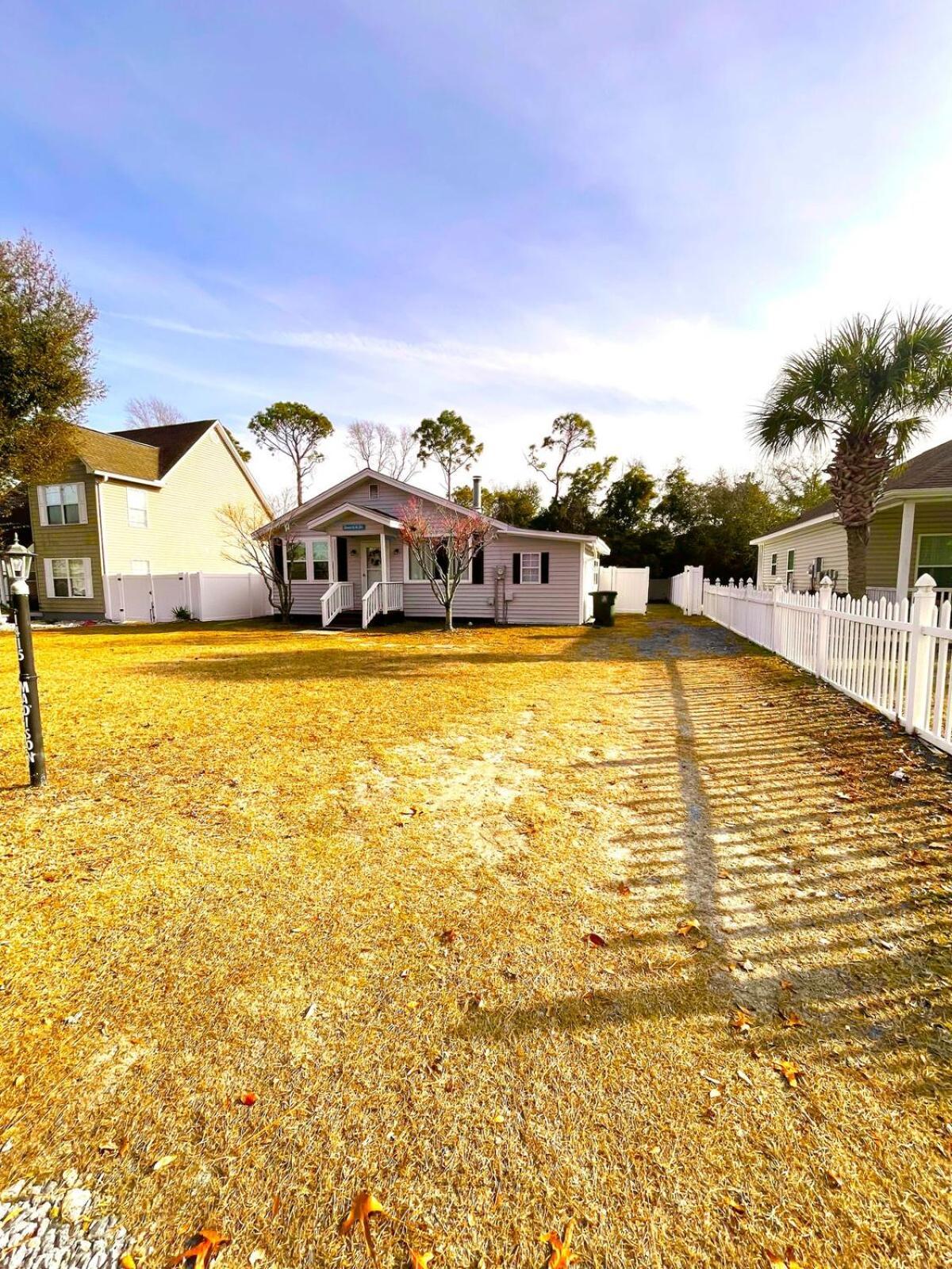 Holiday home Summer By The Sea Pets Ok Fenced Yard *