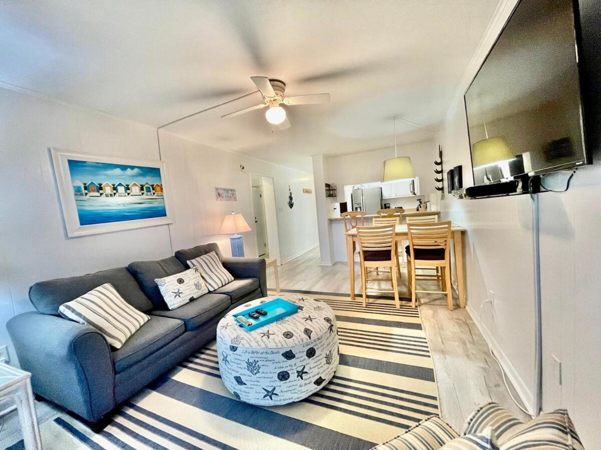 Ocean Front 3rd Floor No Elevator Apartment *