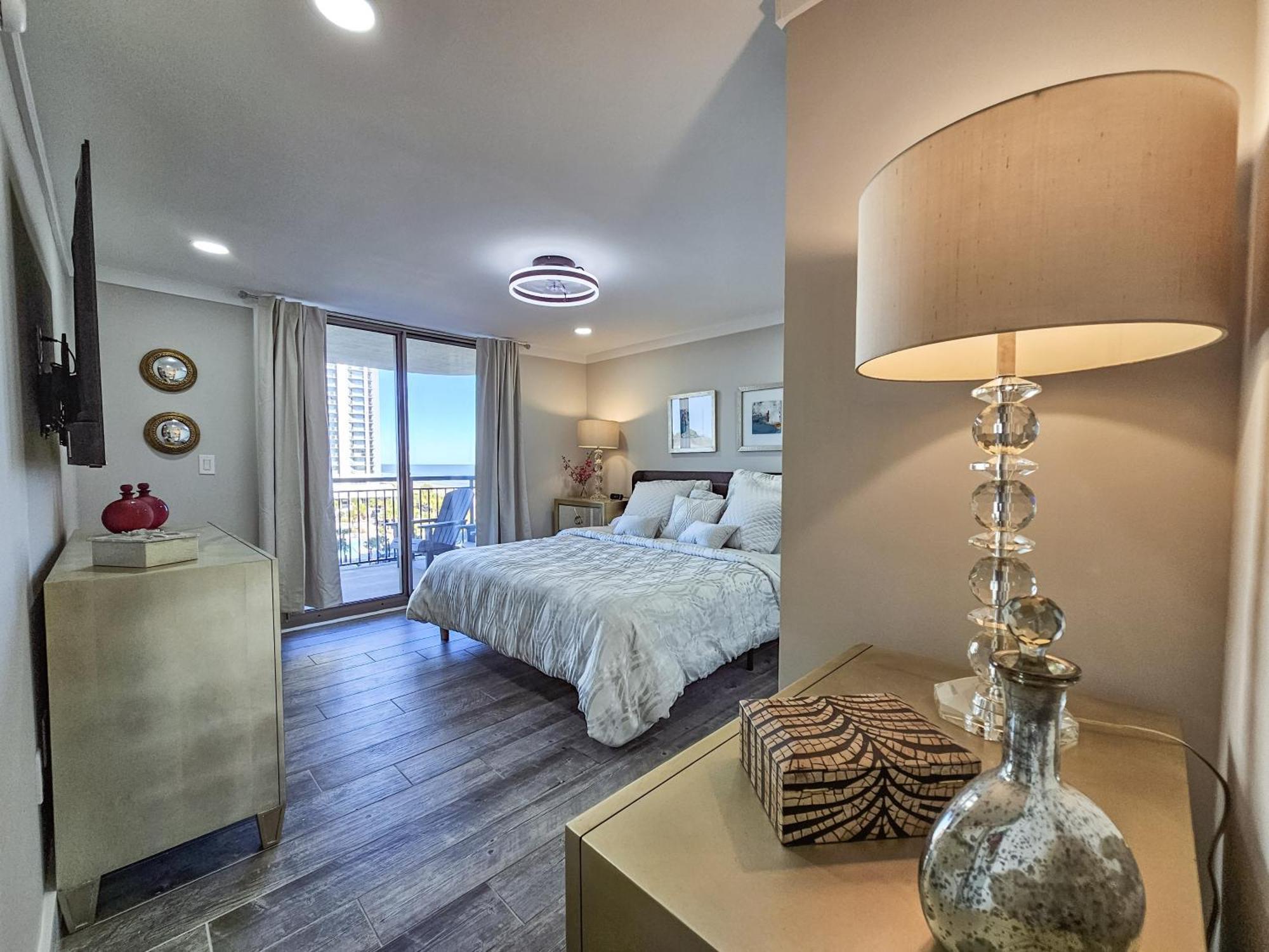 Superbly Updated Ocean View Condo, 303 Brighton, Full Access Apartment