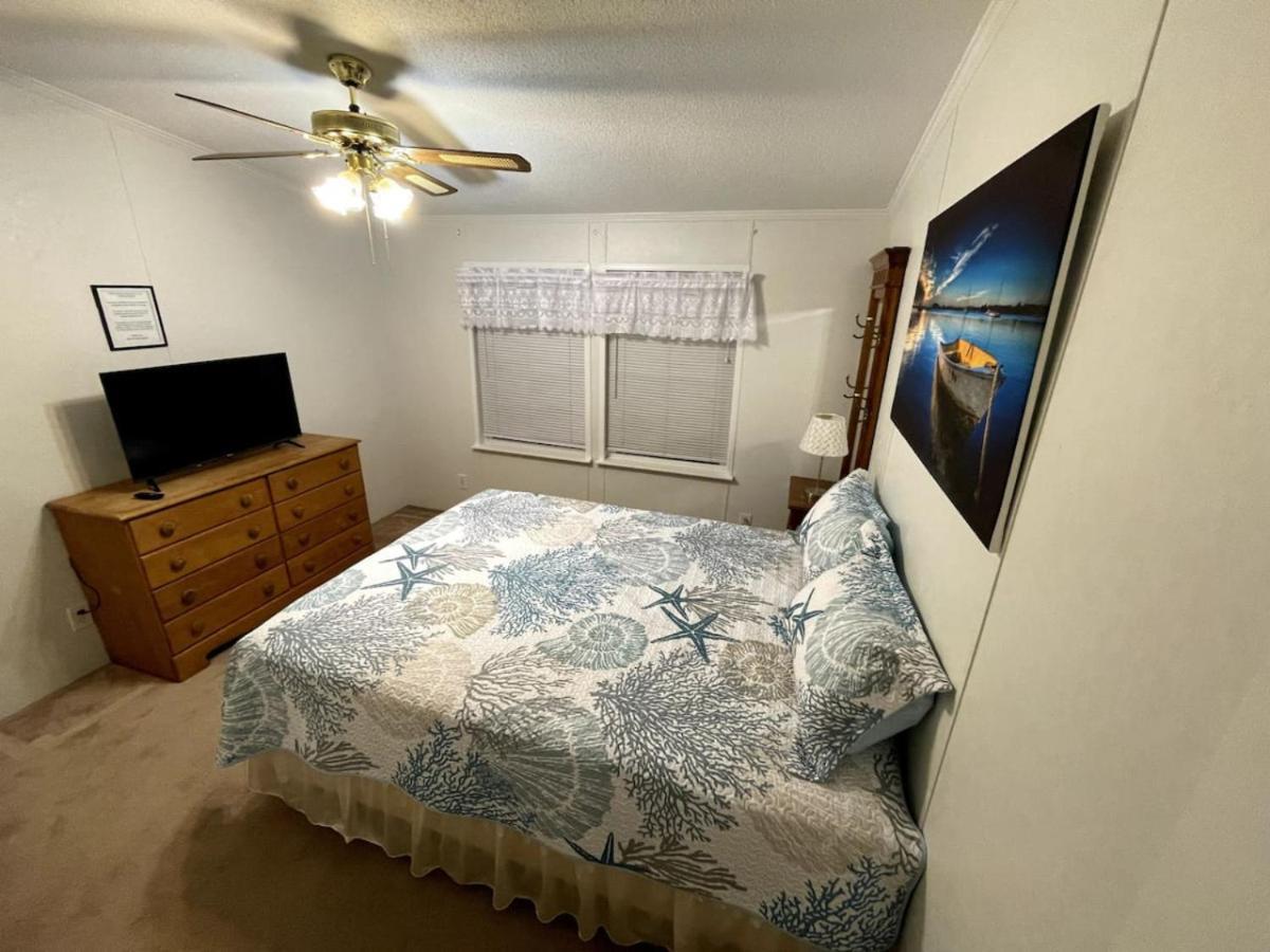 Ocean Lakes 4 Bedroom That Sleeps 10 Holiday home Myrtle Beach