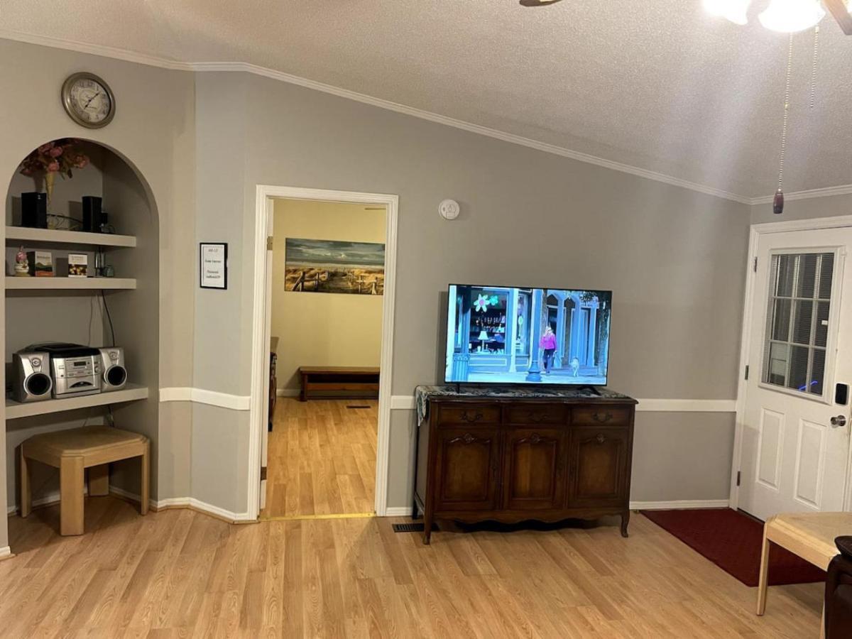 Ocean Lakes 4 Bedroom That Sleeps 10 Holiday home Myrtle Beach