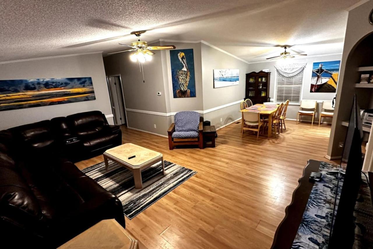 Ocean Lakes 4 Bedroom That Sleeps 10 Holiday home