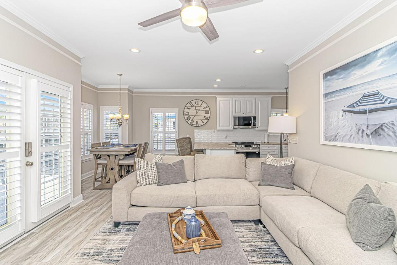 Holiday home Ocean Lakes, Luxury Water Front