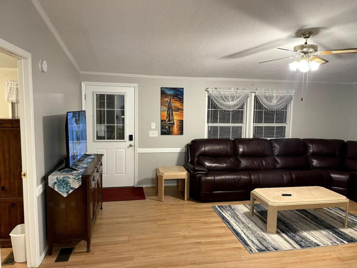 Ocean Lakes 4 Bedroom That Sleeps 10 Holiday home Myrtle Beach