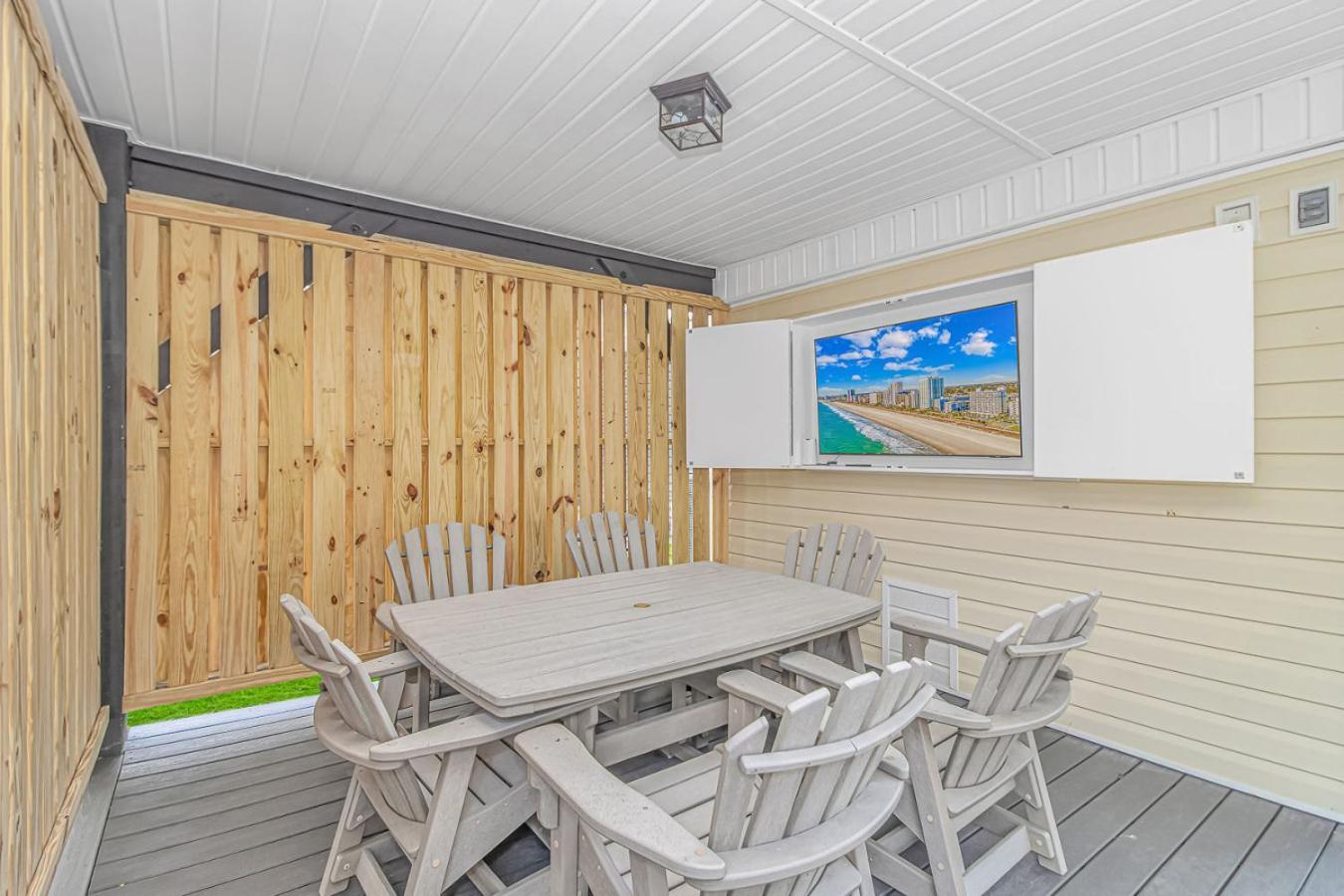 Ocean Lakes, Luxury Water Front